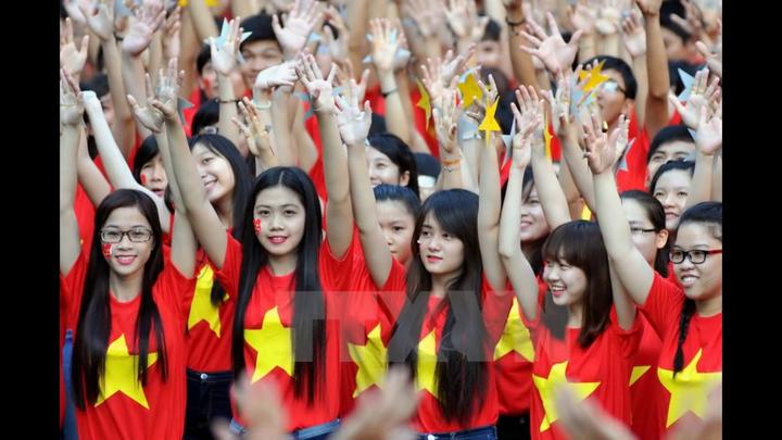Tiểu thư chuỗi siêu thị lớn ở - Cảm hứng video marketing từ Hotspot Matrix